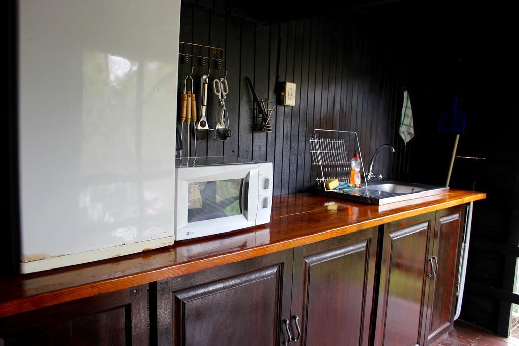 Old Vic Travellers Inn Nelspruit Mbombela Chambre photo