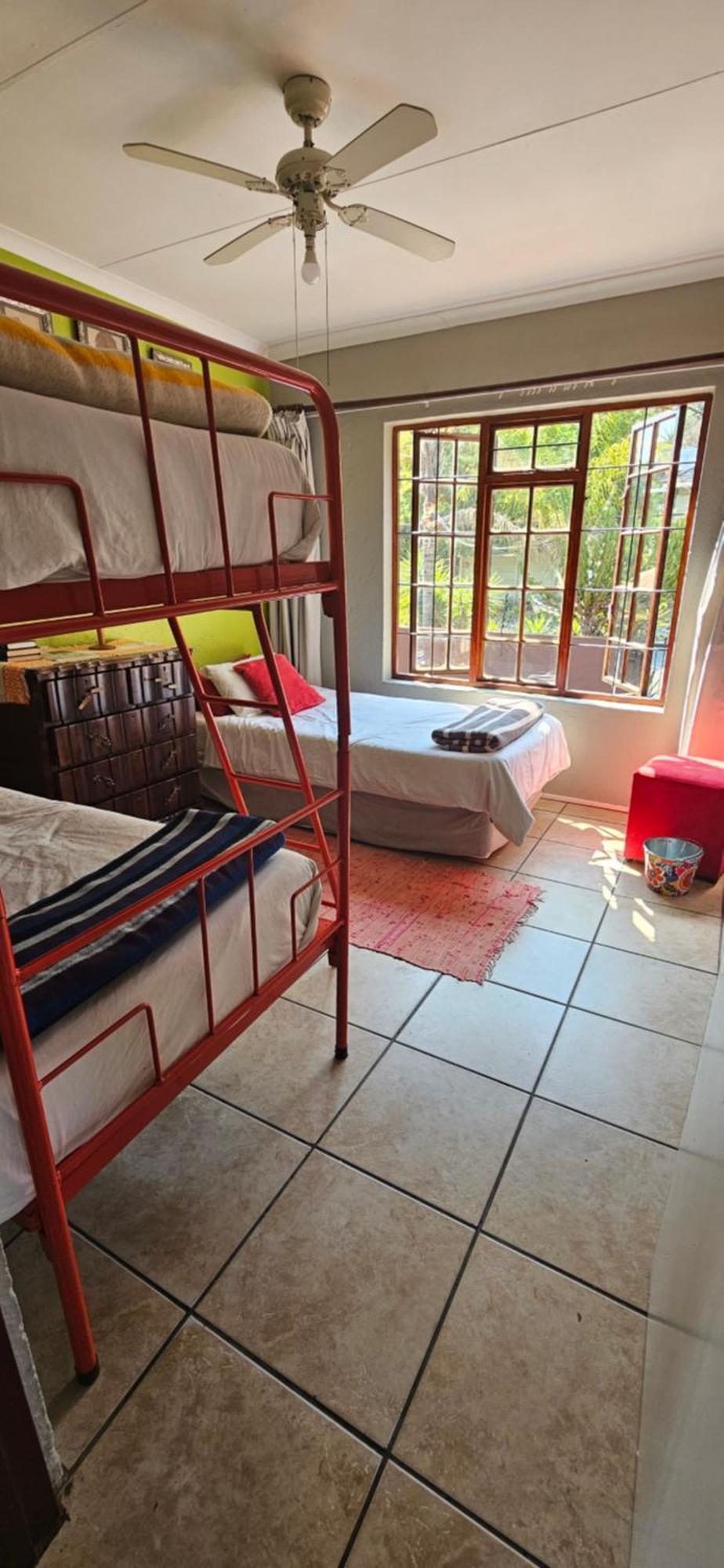Old Vic Travellers Inn Nelspruit Mbombela Extérieur photo