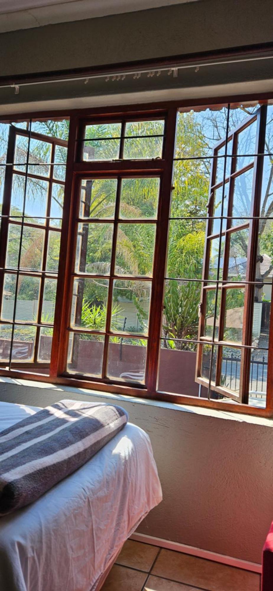 Old Vic Travellers Inn Nelspruit Mbombela Extérieur photo