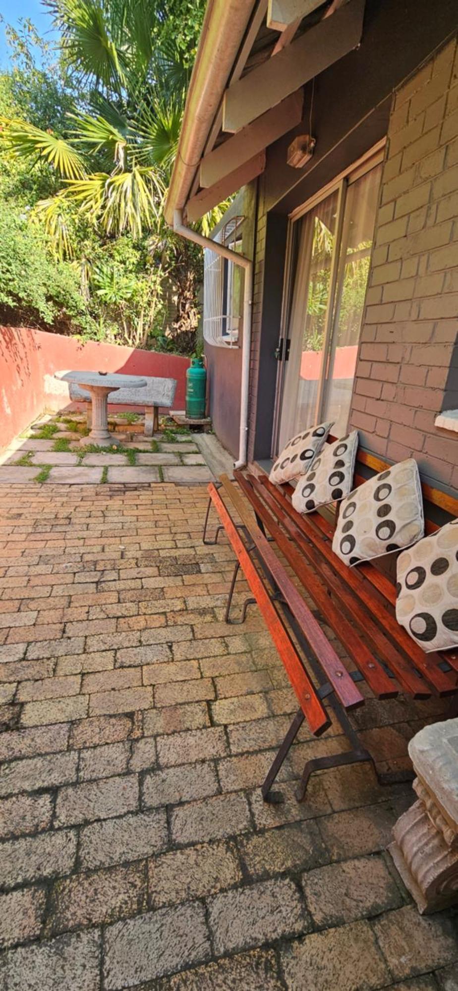 Old Vic Travellers Inn Nelspruit Mbombela Extérieur photo