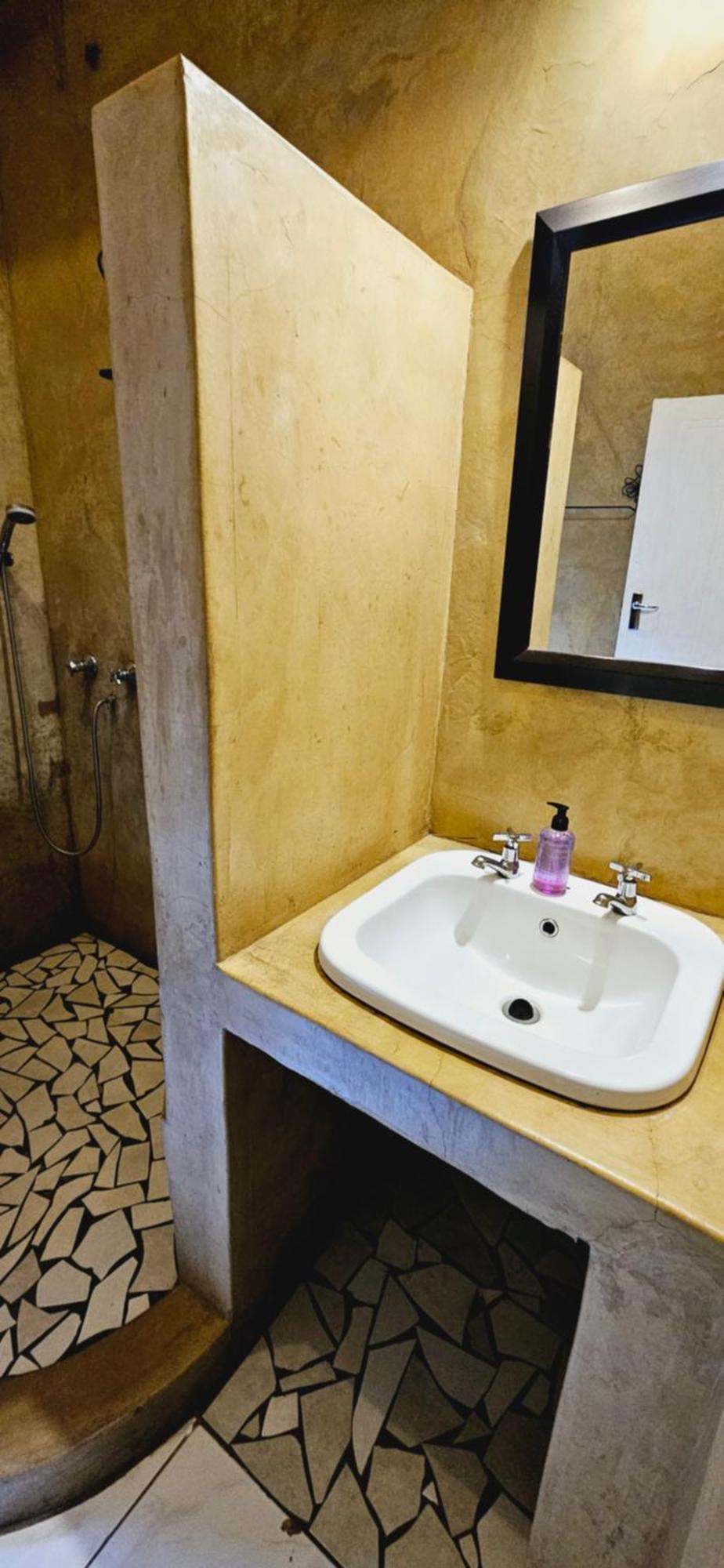 Old Vic Travellers Inn Nelspruit Mbombela Extérieur photo