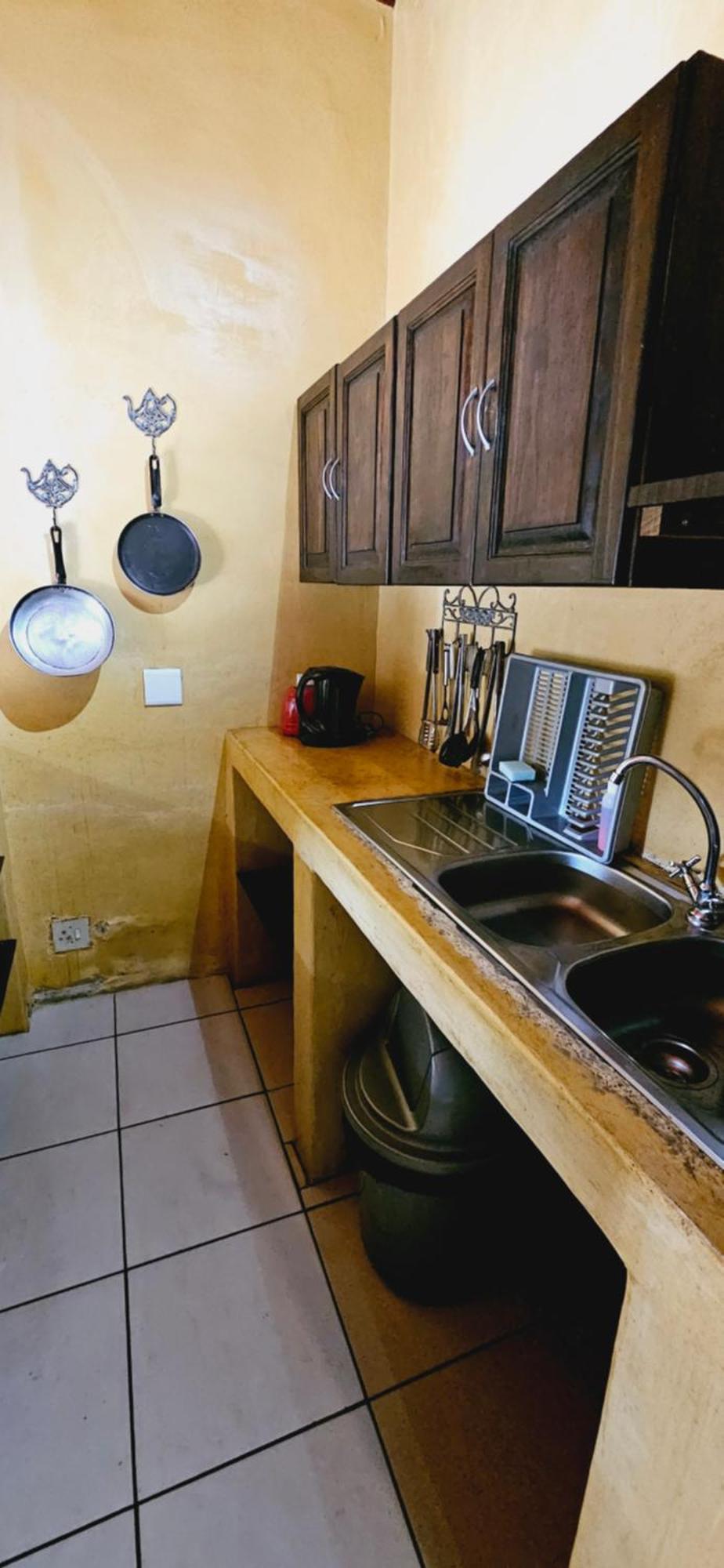 Old Vic Travellers Inn Nelspruit Mbombela Extérieur photo
