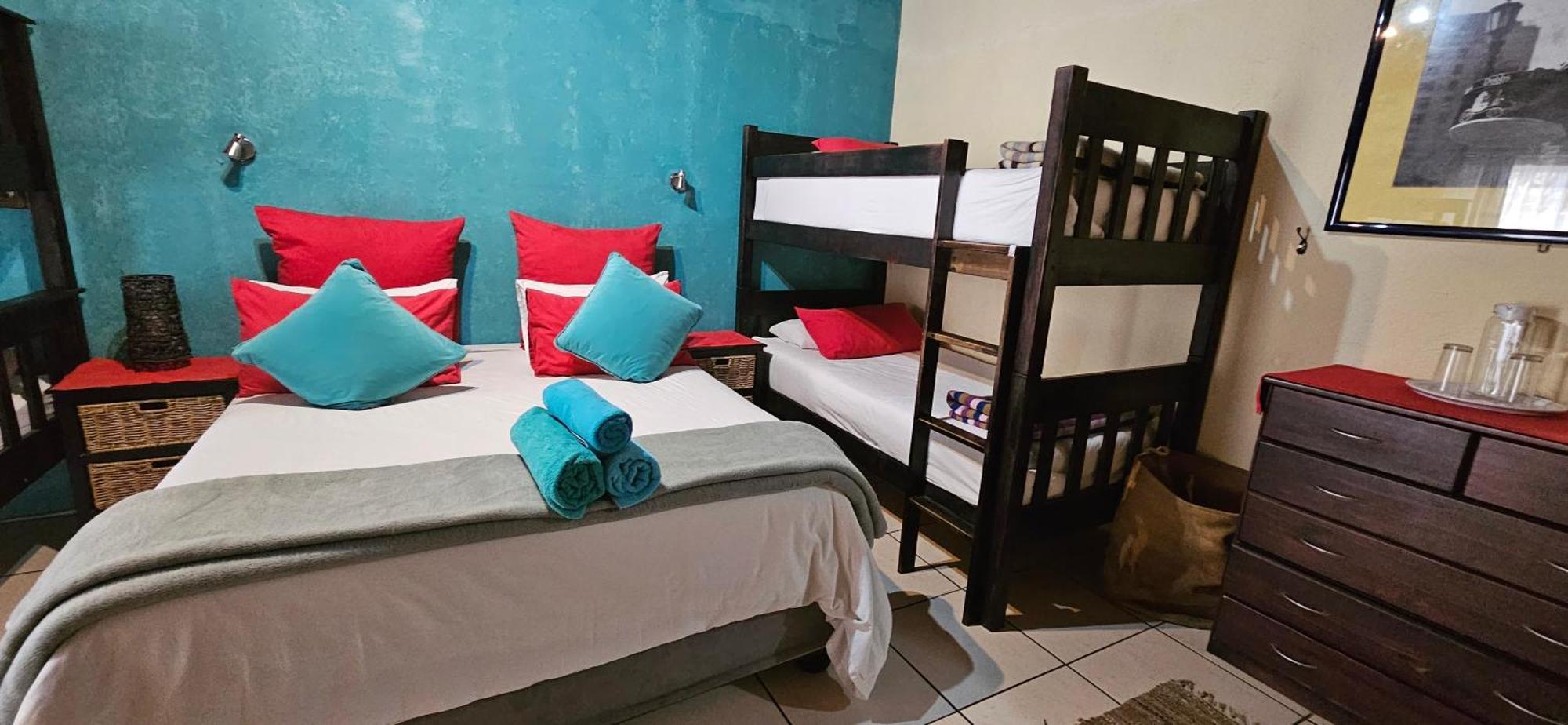 Old Vic Travellers Inn Nelspruit Mbombela Extérieur photo
