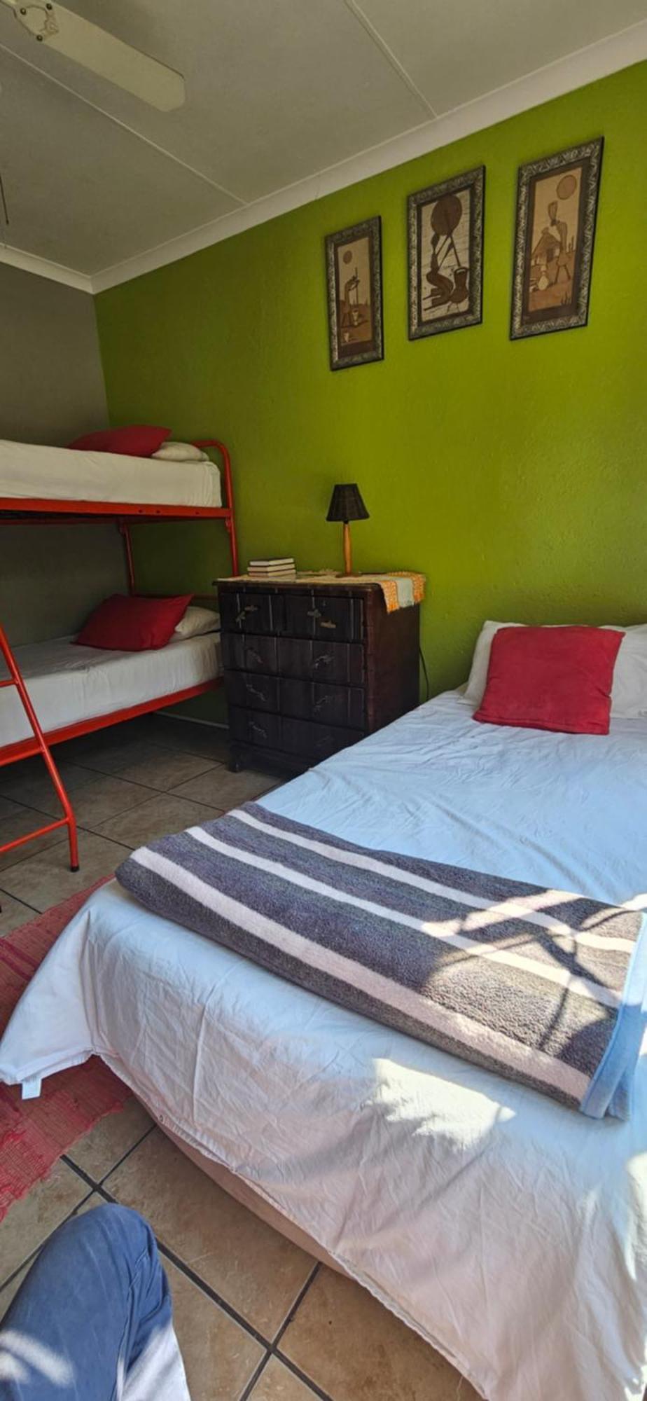 Old Vic Travellers Inn Nelspruit Mbombela Extérieur photo