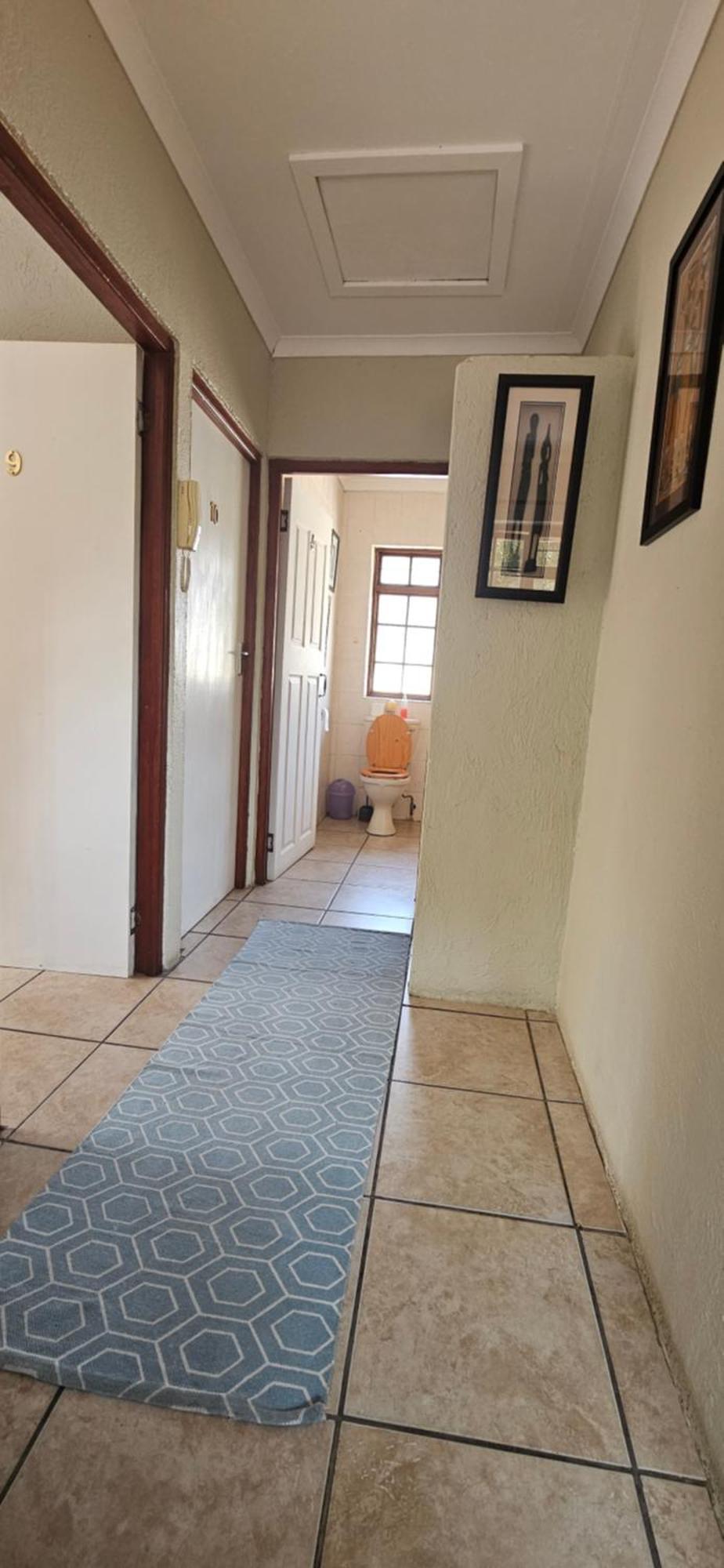Old Vic Travellers Inn Nelspruit Mbombela Extérieur photo