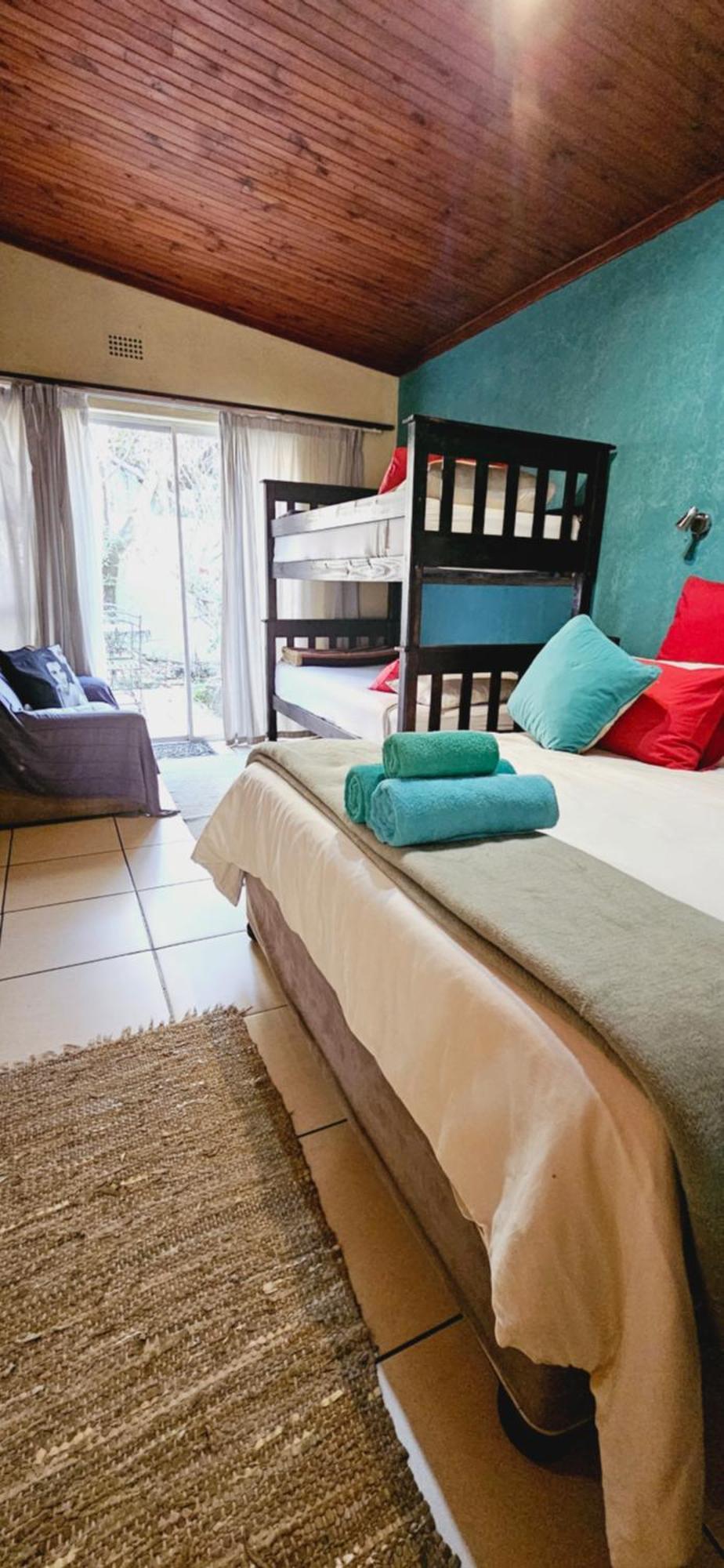 Old Vic Travellers Inn Nelspruit Mbombela Extérieur photo